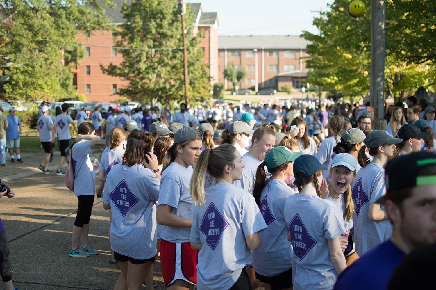 More than 700 Ouachita volunteers help celebrate 20th anniversary of Tiger Serve Day.