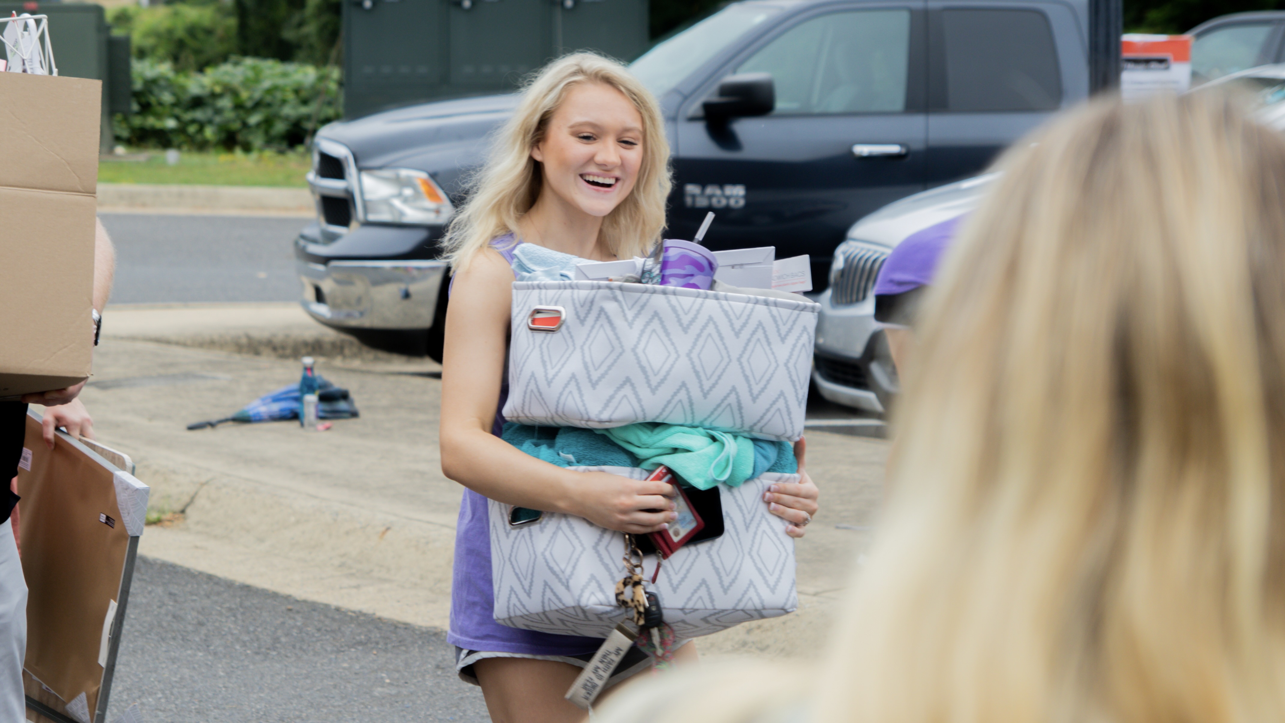 Freshmen students move into the dorms at Ouachita Baptist University